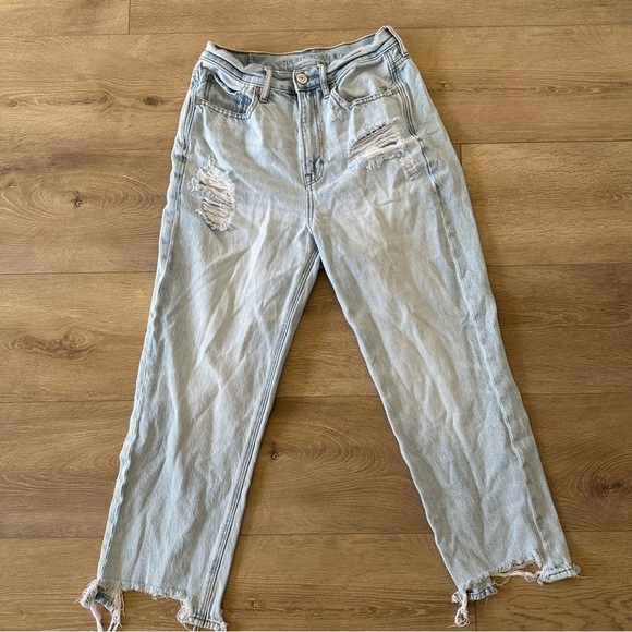New American Eagle Highest Rise 90s Boyfriend Jeans 4 Short Light Wash - Picture 4 of 9